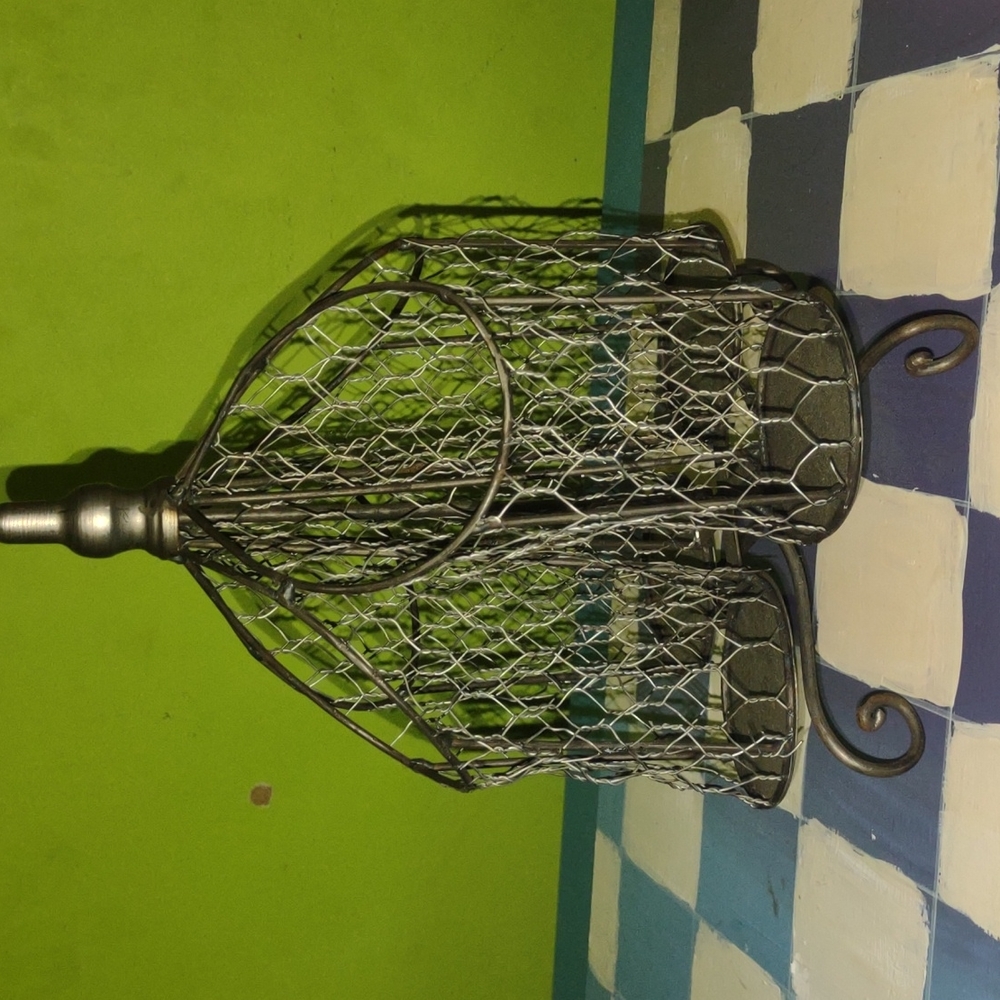 Rotating metal pencil holder